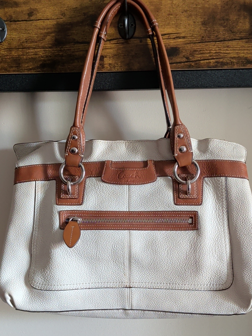 Coach Cream and Tan Leather Shoulder Bag
